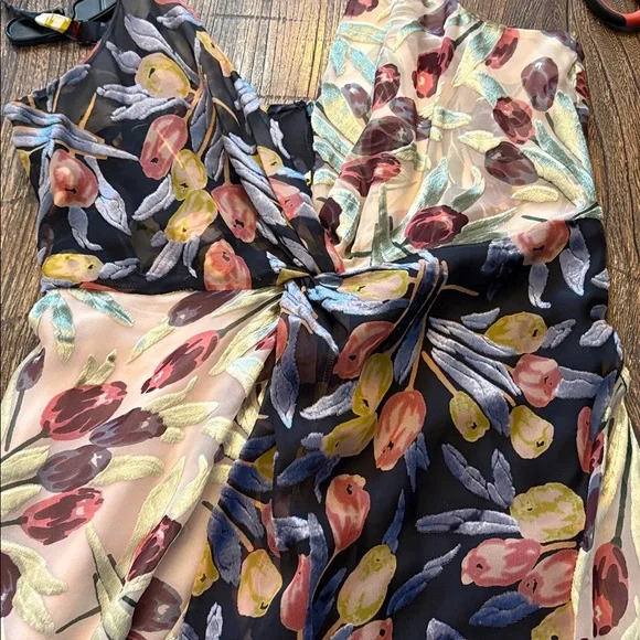 Cinq à Sept Carolee Midi Dress Mixed Floral Twist Front Burnout Size 8 EUC - Picture 8 of 9